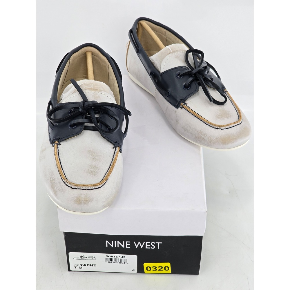 Nine West Yacht Boat Shoes Womens 7 White Navy Leather Moccasins - New